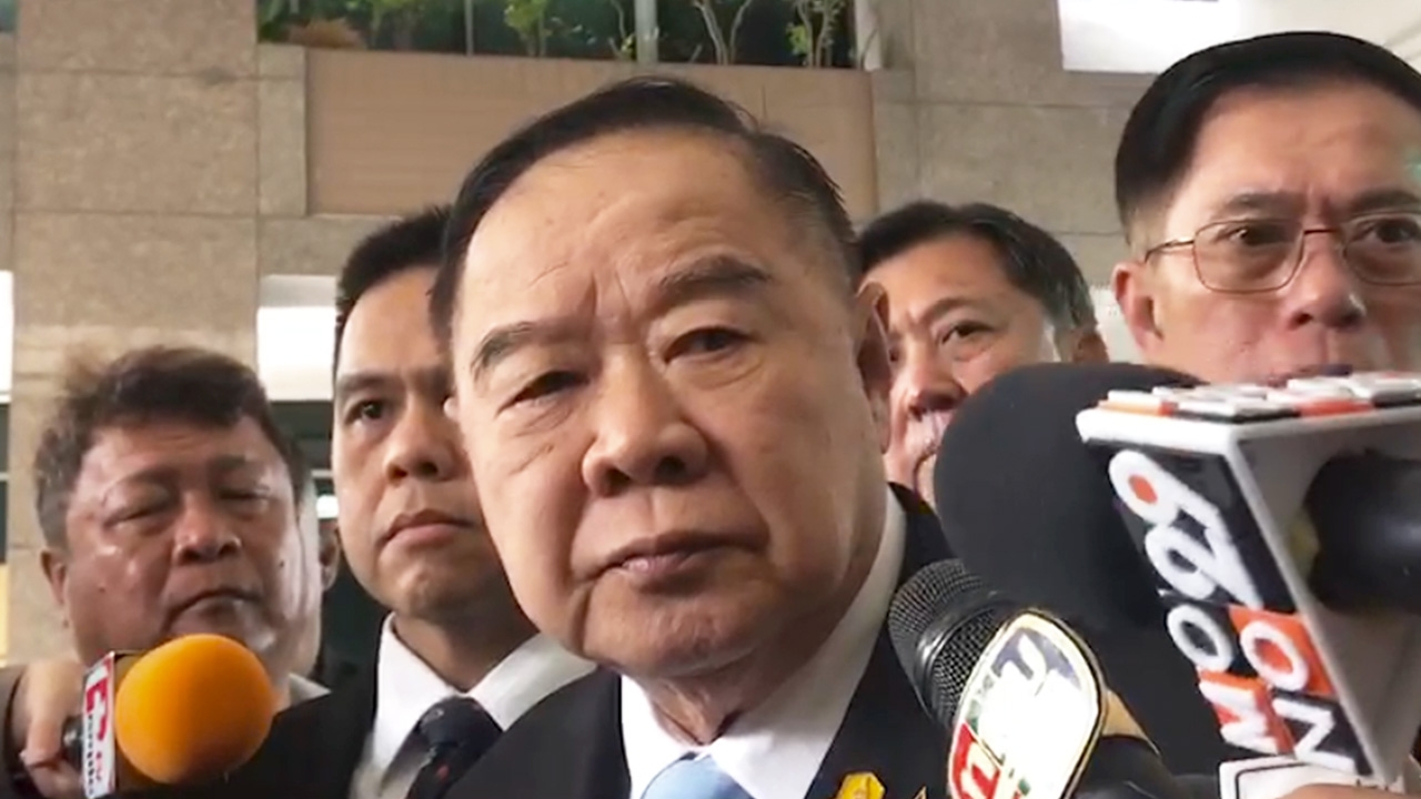 ประวิตร เผย จ่อชง ครม.ห้ามรถบรรทุกควันดำ วิ่ง กทม.ชั้นใน เซ่น PM2.5  