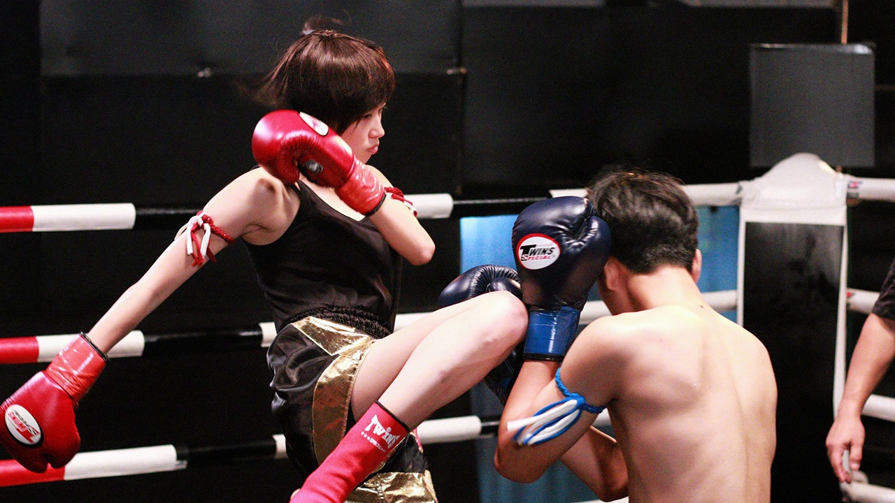 "แก้ว" ขึ้นชกนักมวยสาวสอง "เขาทราย" ชมเก่งยกให้เป็นศิษย์เอก ใน "นางสาว 18 มงกุฎ"