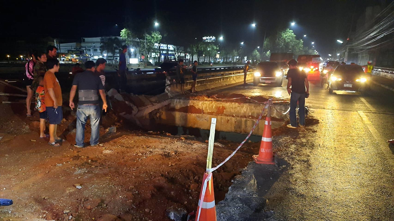 หนุ่มควบบิ๊กไบค์ตกคอสะพานที่ อ.ปากช่อง เจ็บ 2 เหตุซ่อมทางไม่มีที่กั้น