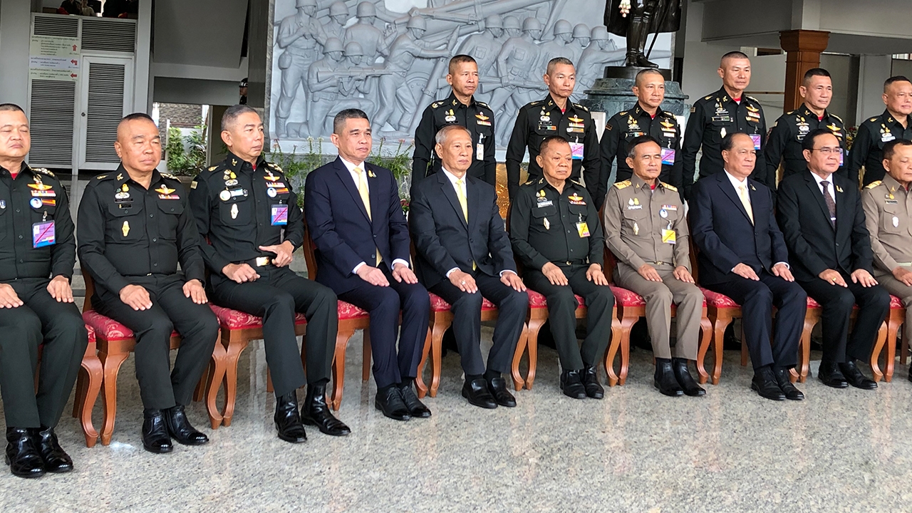 นายกฯ ร่วมงาน สถาปนา110ปี ทภ.1 "บิ๊กแดง" กำชับ ตร. คดีปล้นทอง "จริงจังนะ"