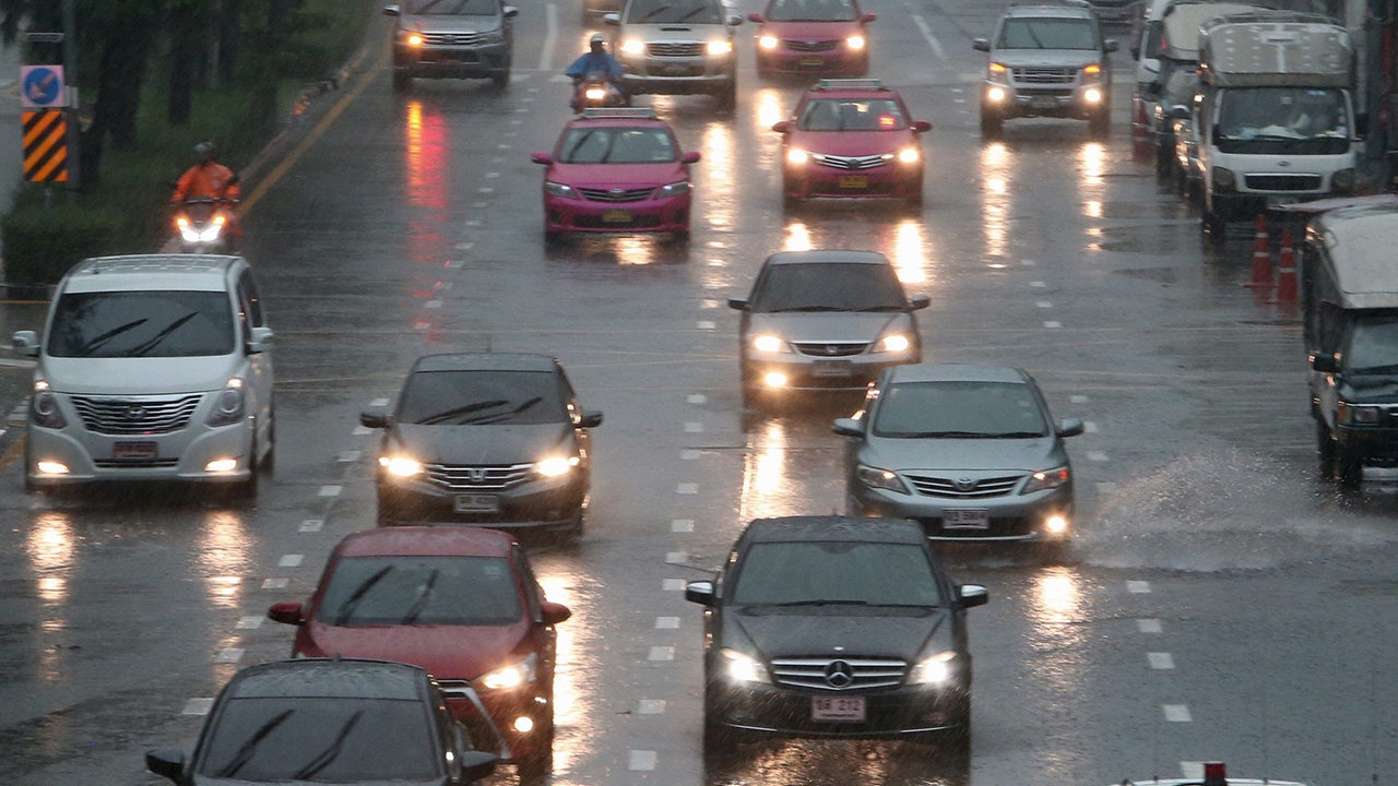 ฝนมาพาฝุ่นจาง "กรมควบคุมมลพิษ" เผย PM 2.5 ลดลง อากาศดีหลายพื้นที่