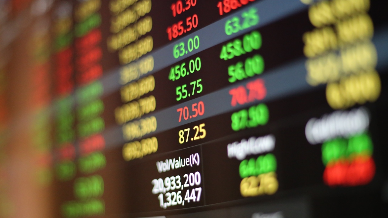 หุ้นไทยปิดตลาดเช้า ปรับขึ้น 5.03 ดัชนีอยู่ที่ 1,585 จุด