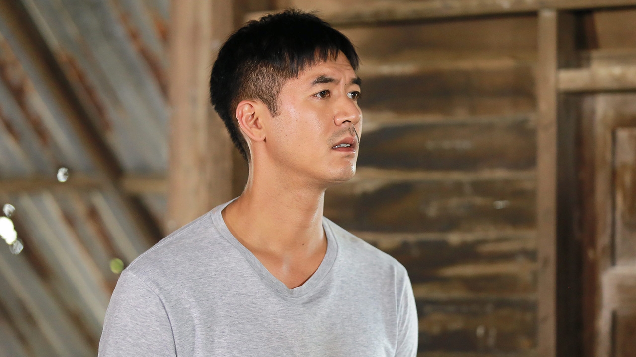 "เวียร์" ดราม่าวัดใจ ส่งปืนให้ "ฐิสา" ยิง ในละคร "ยอดรักนักรบ"