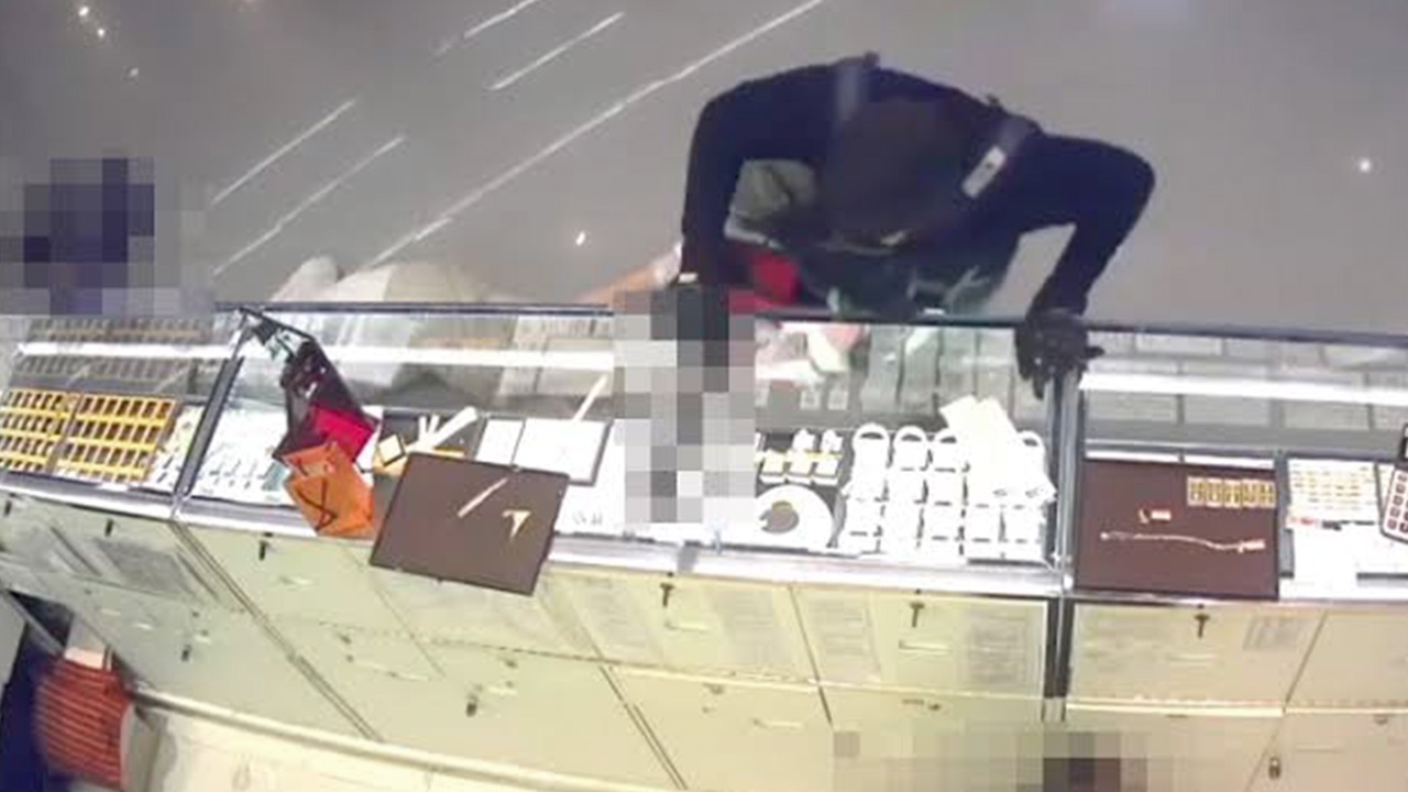 โพล ชี้ สนใจ ข่าวปล้นร้านทอง ลพบุรี มากสุด กว่า 95% หนุน มีโทษประหาร 