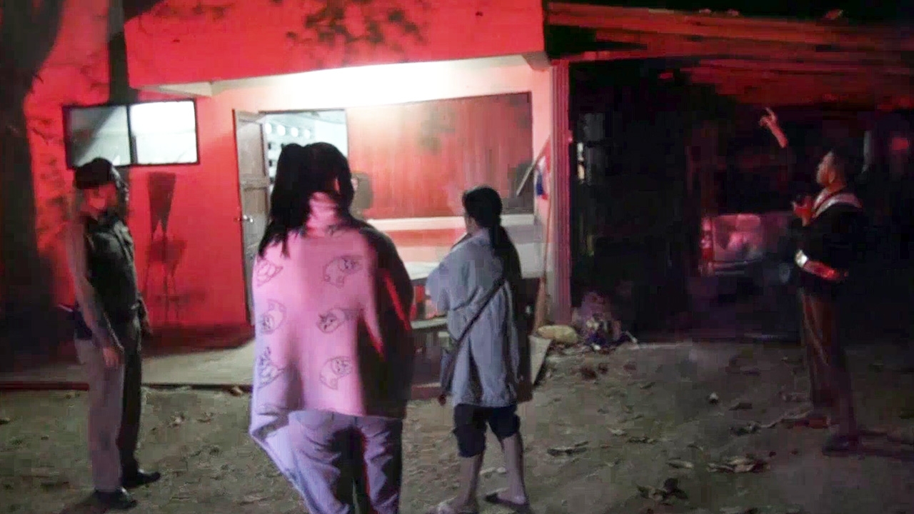 ผวาเสียงเดิน หมุนลูกบิดบ้านพักครู นักศึกษาโทรเรียกคนช่วย เผยเรื่องเล่าสุดขนลุก