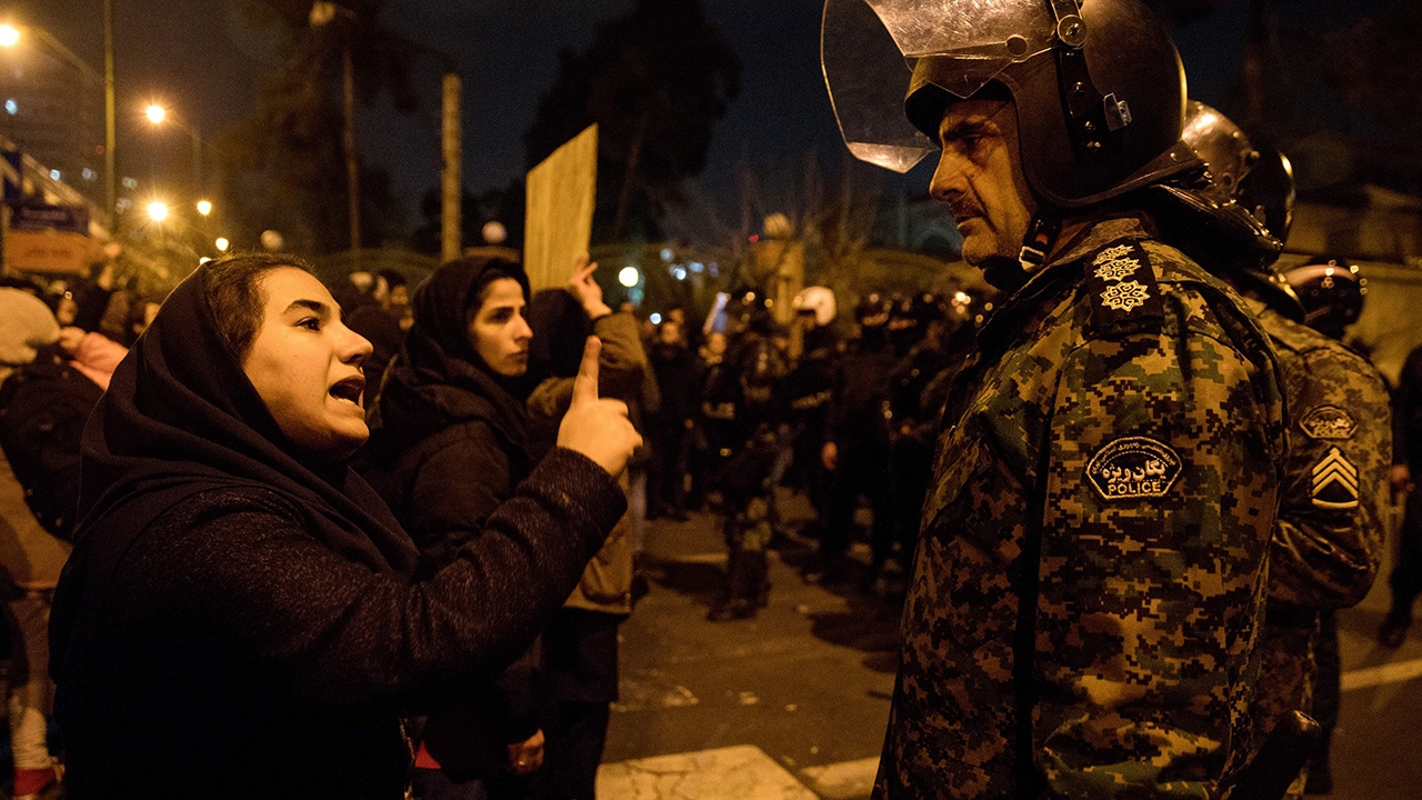 อิหร่านเดือด ประท้วงไล่ผู้นำวันที่ 2 ทรัมป์ได้ทีเตือนอย่าฆ่าประชาชน