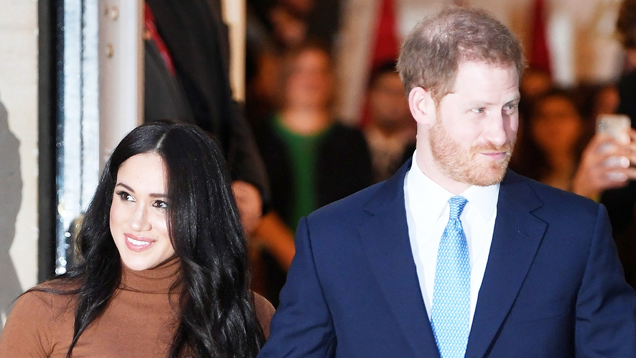 เมแกน รีบกลับไปหา‘อาร์ชี’ที่แคนาดา ปล่อยเจ้าชายแฮร์รี่แจงลดบทบาทในราชวงศ์