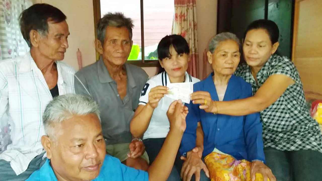 เตียงหักแล้ว แม่ค้ากล้วยทอดถูกหวย 12 ล้าน ผัวน้ำตาตก เมียจ้างหย่า 2 แสน