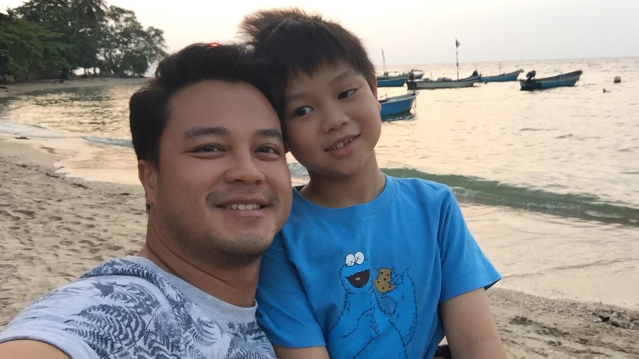 เต้ ปิติศักดิ์ สอนลูกใช้ชีวิตพอเพียง ทึ่งลูกชายชอบวาดรูปประวัติศาสตร์และโขน