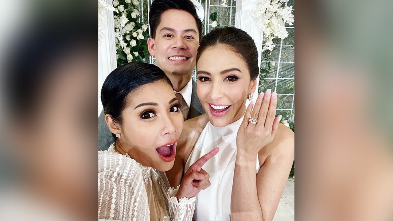 หรูหราอลังการแหวนหมั้น ริต้า ไม่ได้มีแค่ความใหญ่และไม่ใช่เพชรธรรมดา