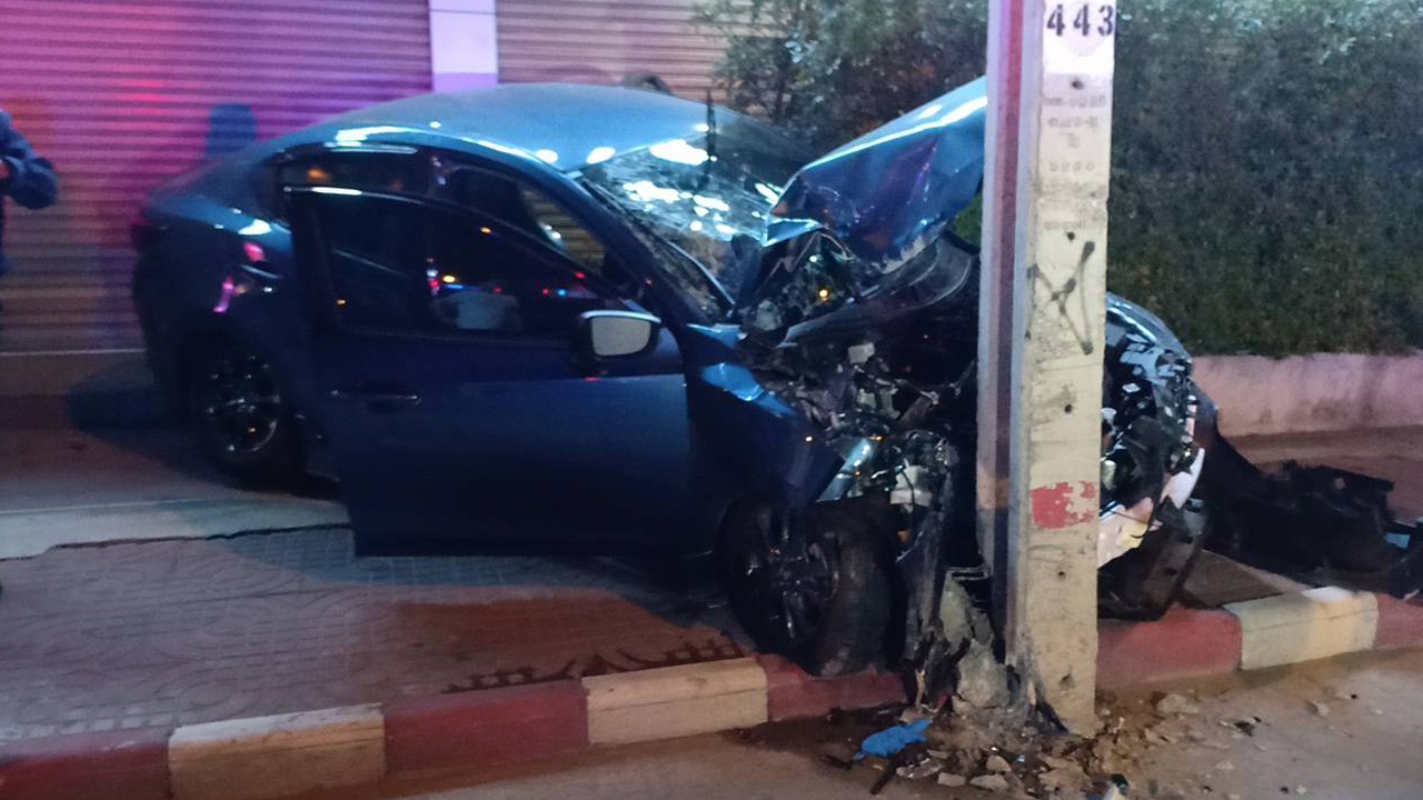 สลด หนุ่มเบญจเพสซิ่งเก๋งชนสาวใหญ่วัย 45 ดับคาที่ ขณะกำลังข้ามถนน