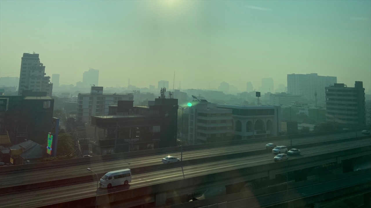 เช้านี้หลายเขตกทม.และปริมณฑล ฝุ่นละออง PM 2.5 ในอากาศเกินมาตรฐาน 84.3