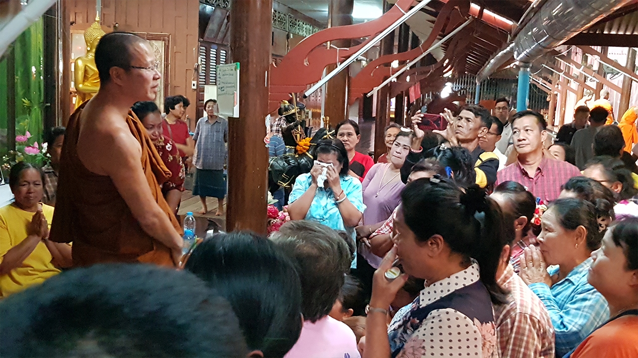 ชาวบ้านสุดรั้ง “หลวงพ่อสมยศ” ขอลาออกเจ้าอาวาสวัดในกลาง มุ่งปฏิบัติธรรม