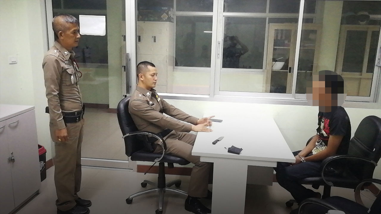 เขม่นกันเพราะรักสาว 2 หนุ่มเผชิญหน้า แฟนเก่าต่อยแฟนใหม่คว้ามีดแทงเจ็บ