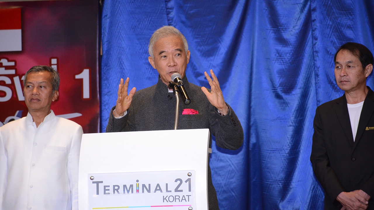 สุวัจน์ จี้ "รบ.-หมอหนู" มีข้อมูลไวรัสโคโรน่าถูกต้อง เป็นวัคซีนให้ปชช.  