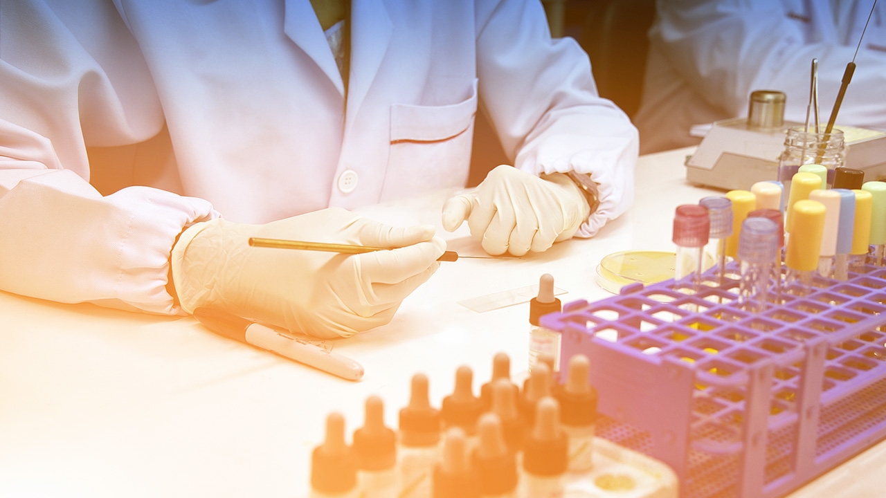 เปิดใจสาวไทย อาชีพแปลก ผู้พบ “โคโรน่าพันธุ์ใหม่” คนแรก เผยเบื้องหลัง สุดทุ่มเท