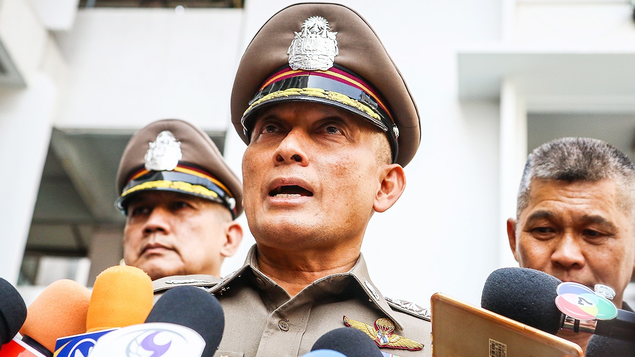 เด้งฟ้าผ่า "วิระชัย" พ้น รอง ผบ.ตร.เข้ากรุสำนักนายกฯ มีผลทันที 