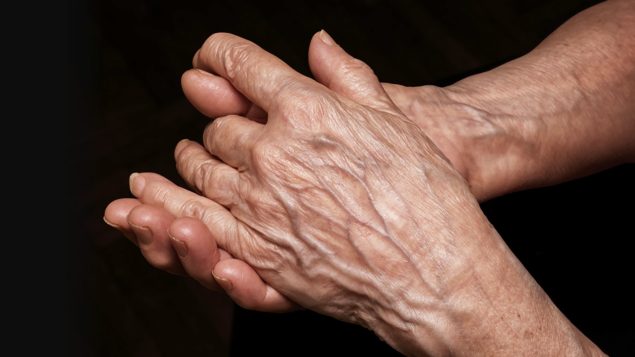 สลด ตาป่วยอัมพาต นอนเฝ้าศพยาย ไม่รู้เสียชีวิต ยังบอกกู้ภัย คุยกันอยู่