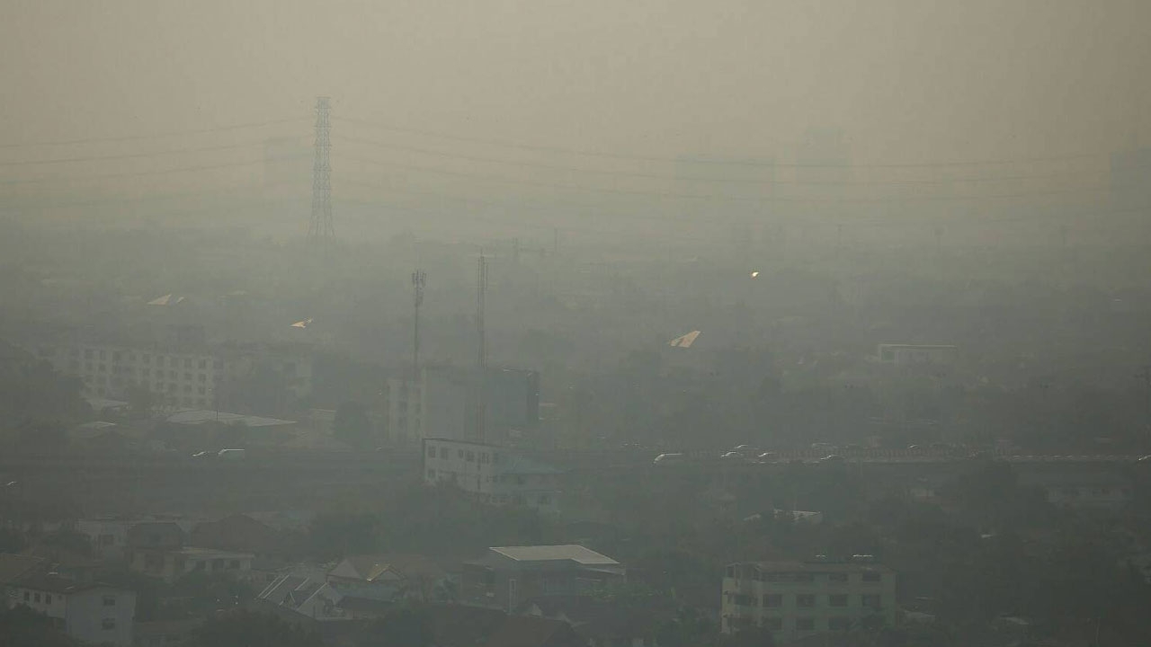 ผู้ว่าฯ อัศวิน แนะคนกรุงใส่หน้ากากกันฝุ่น PM 2.5 หลายจุดค่าเกินมาตรฐาน