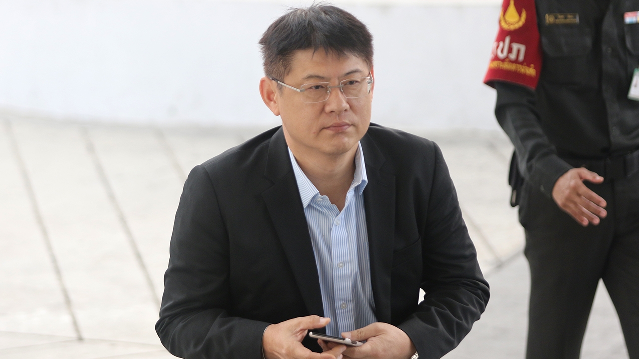 "สรยุทธ" มาศาลฯ ฟังคำพิพากษาฎีกา คดีโกงค่าโฆษณา อสมท 