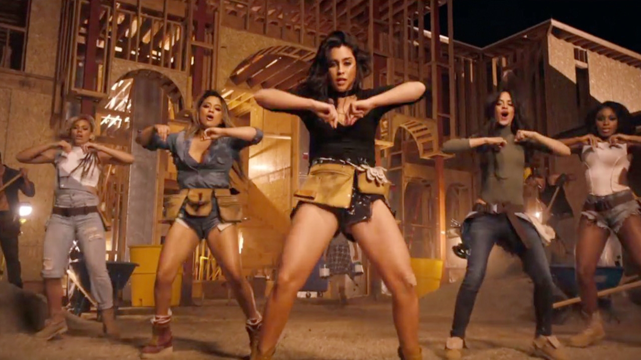 อเมซิ่งยอดวิวทะลุ 2 พันล้าน เพลง Work from Home ฮอตแตกอีกครั้ง  