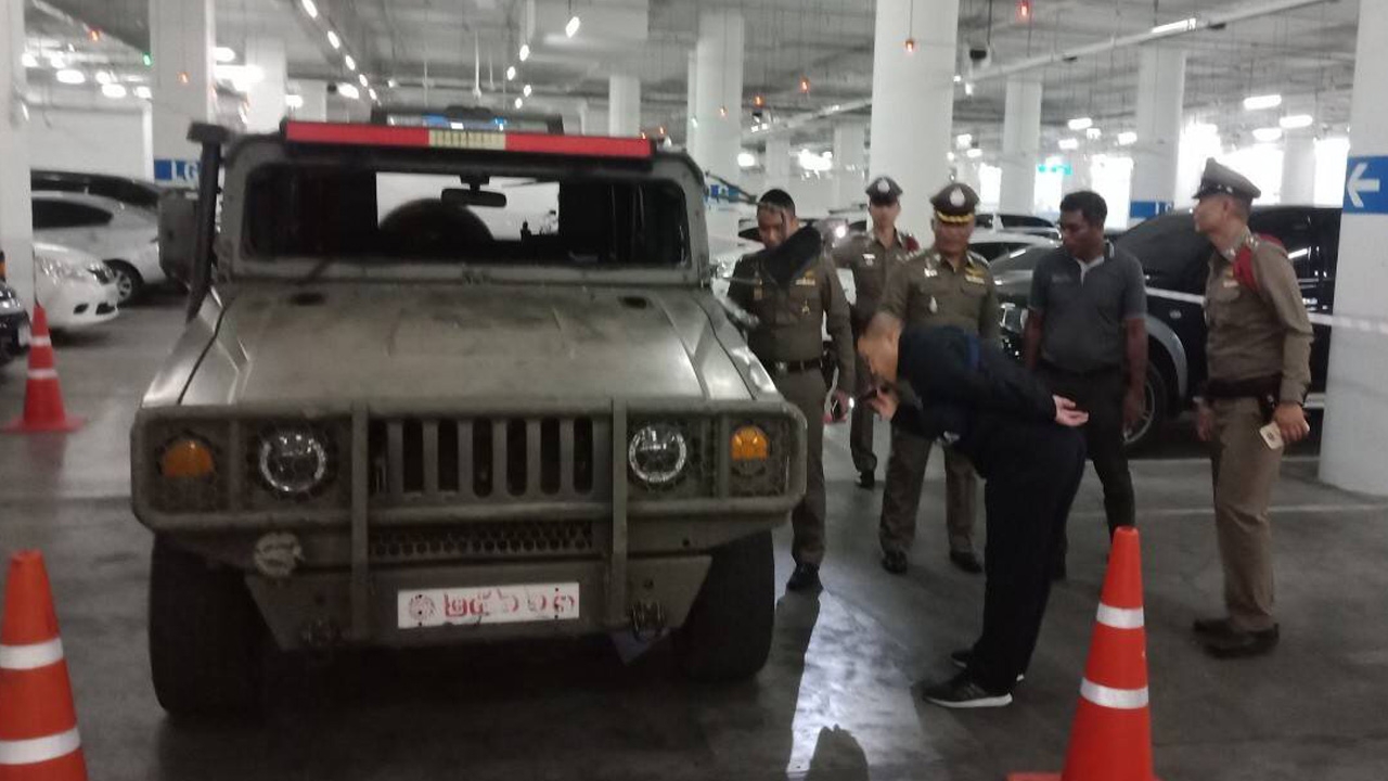 ตรวจค้นรถคนร้ายกราดยิงโคราช ที่ชั้นใต้ดิน EOD พฐ.เข้าเคลียร์เก็บหลักฐาน