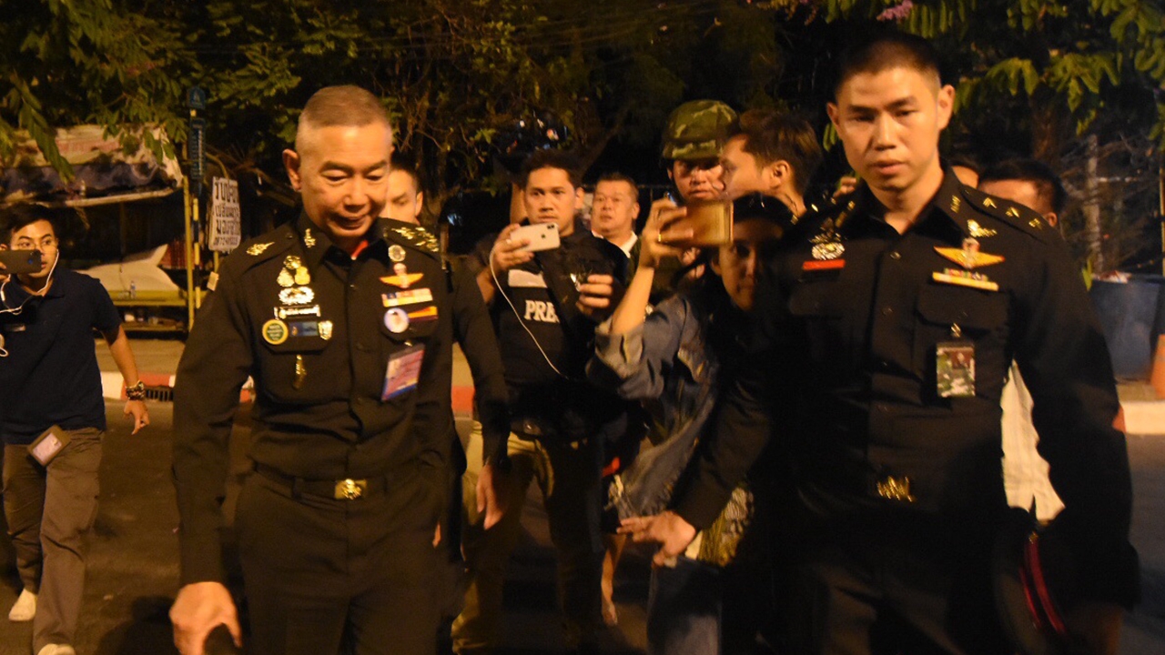 ผบ.ทบ.ออกจากพื้นที่เทอร์มินอล 21 แล้ว หลังเฝ้าไล่ล่าสยบ "จ่าคลั่ง"