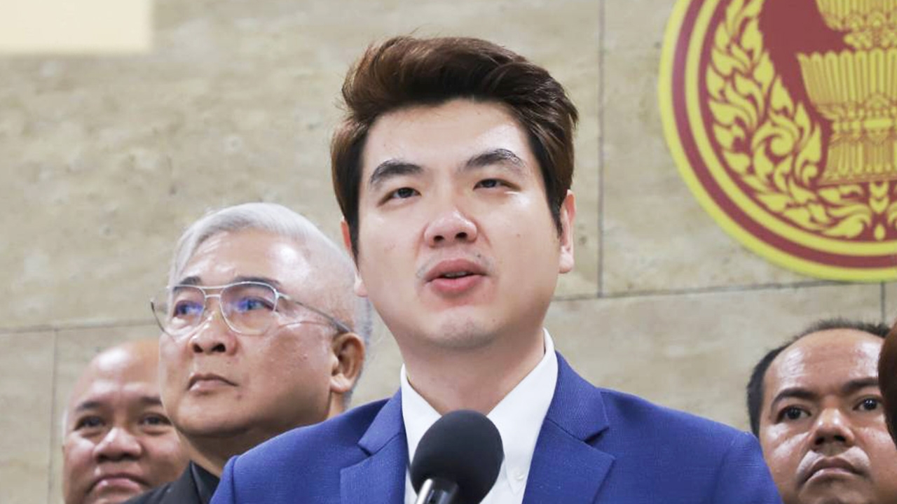 "ปิยบุตร" ยัน จำเป็นตั้ง กมธ.ป้องรัฐประหาร ลั่น ไม่ใช่ญัตติเพ้อฝัน