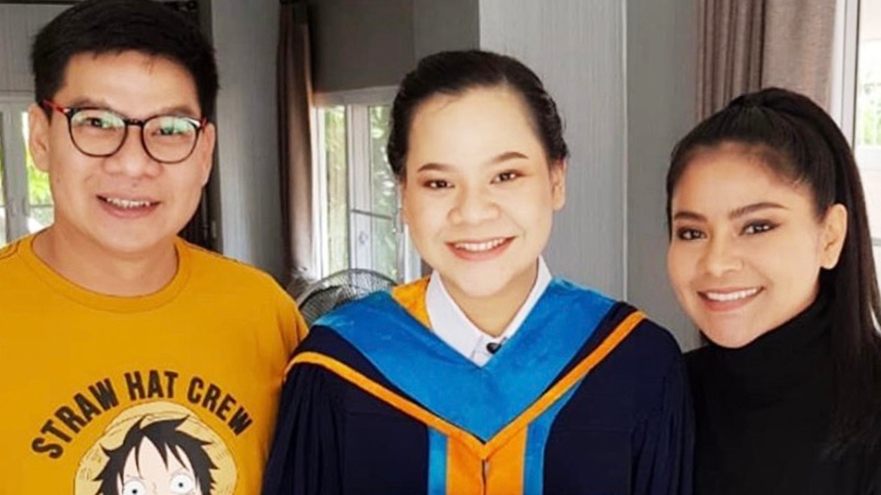 ตั๊ก-นุ้ย สุดภูมิใจ ลูกสาวเรียนจบคว้าปริญญาโทมาครอง 