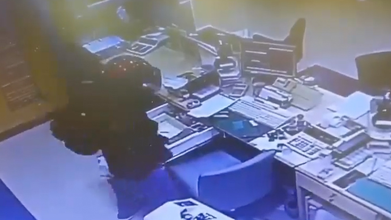 คุมโจรปล้นแบงก์กรุงเทพ ชิง 5 แสนสอบ ผบ.ตร.จ่อแถลง 10 โมง 4 ก.พ.นี้