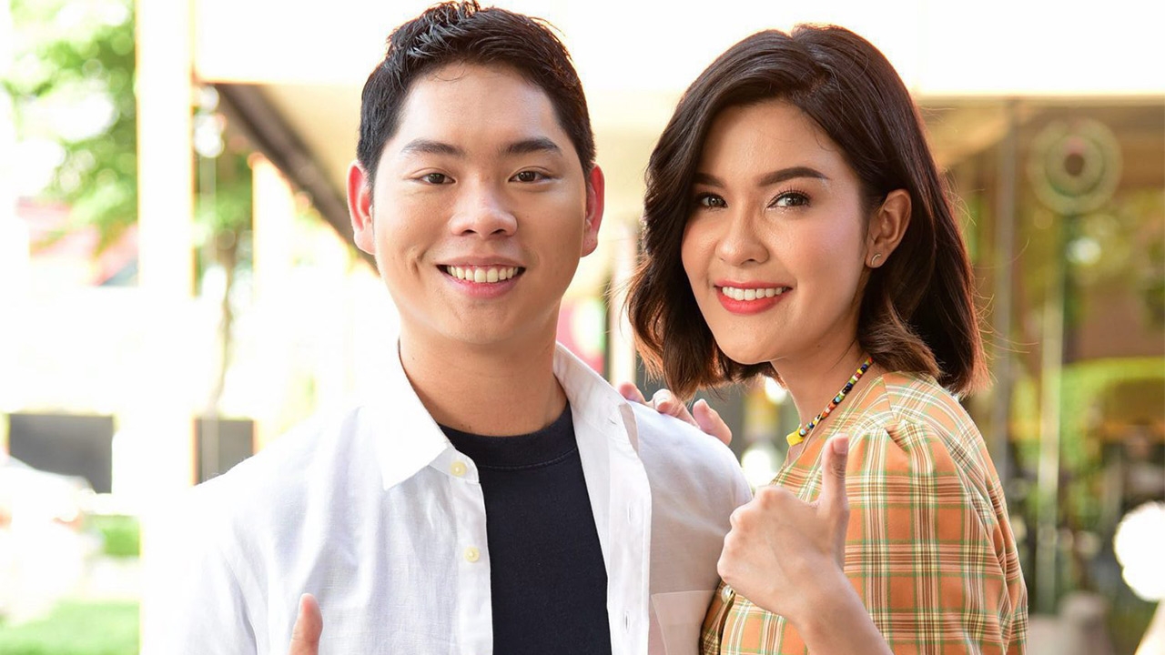 "เปาวลี" ยิ้ม รักยิ่งนานยิ่งผูกพัน โดน "เอิร์ธ" สามีแซวกว่าได้คิวฮันนีมูนรอเป็นเดือน