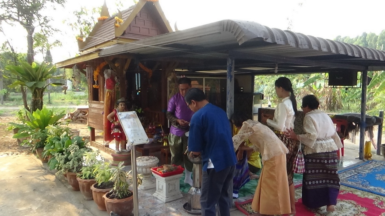 ยายวัย 67 แก้บน "แม่สร้อยทิพย์ แม่ศรีสุวรรณ" งวดนี้ไม่กั๊กบอกเลขเด็ด