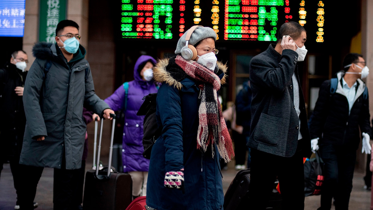 หวั่นไวรัสโคโรน่า หลายชาติแห่แบนนักเดินทางจากจีน ดับพุ่ง 259 ราย