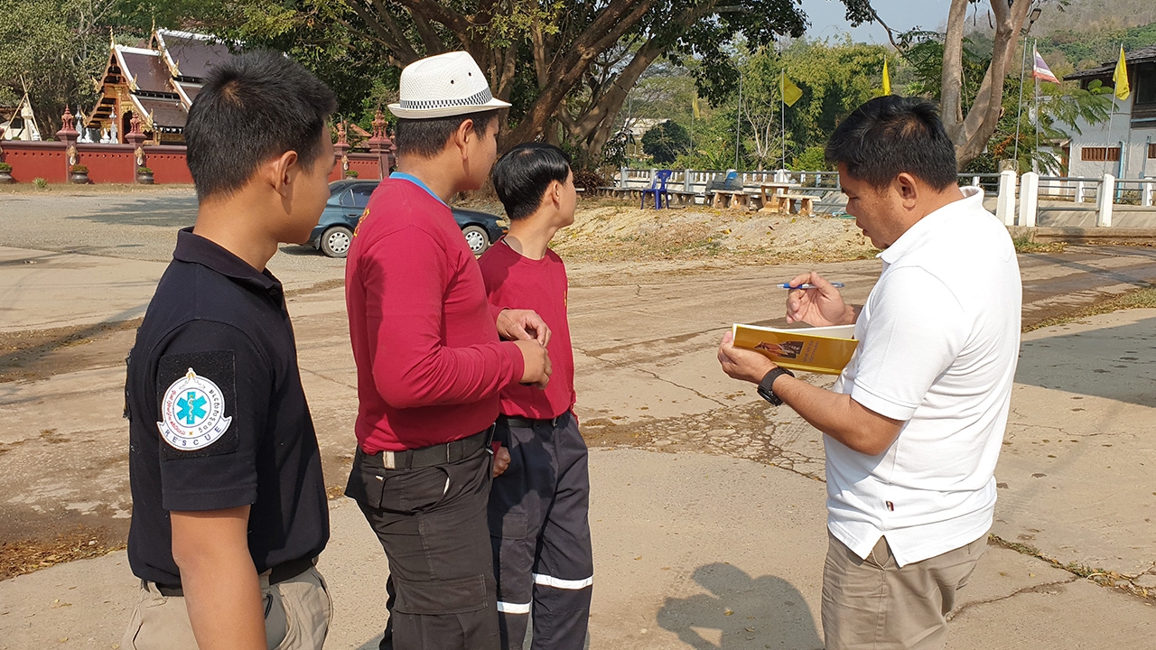 โลกออนไลน์เชียงใหม่สลด พบคลิปหนุ่มเตะเสยหน้านักเรียนหญิง เจ็บสาหัส 