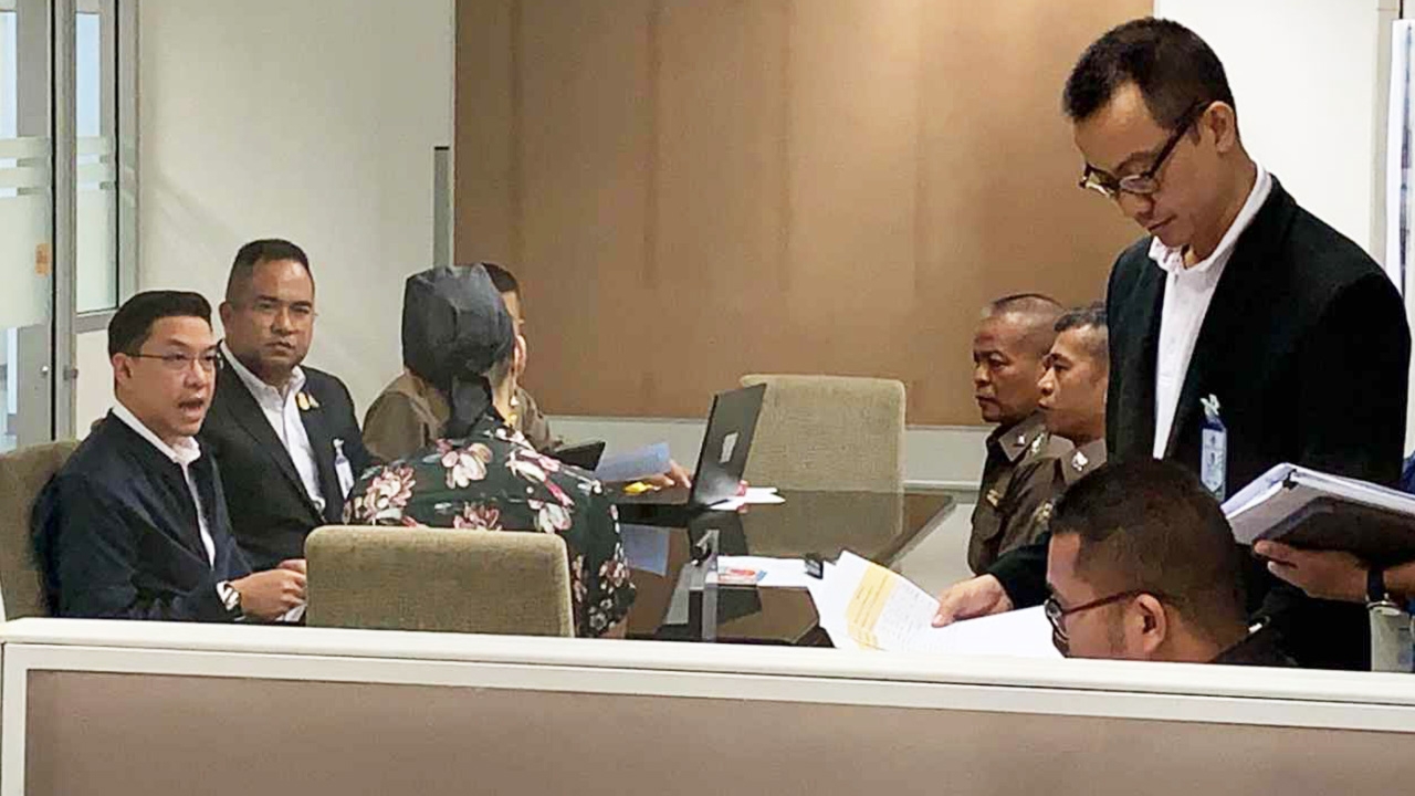 รมว.บุกจับ สาวขายหมูกระทะ โพสต์ข่าวปลอม เผย 9 เฟกนิวส์ ไวรัสโคโรน่า 