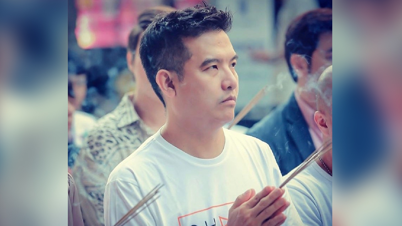 คนใกล้ชิดเผย กู่ เอกสิทธิ์ รอ พี่ฉอด ชี้แจงปมนางเอกเทกองละคร