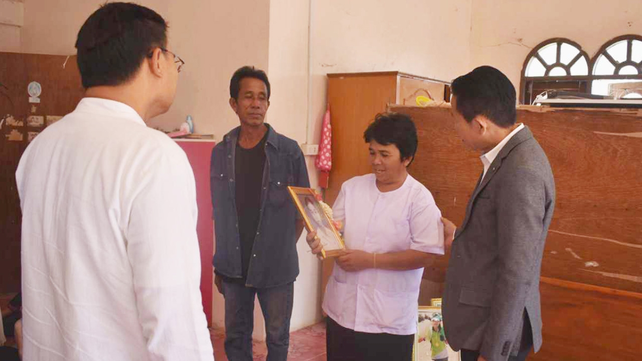 ให้กำลังใจ ครอบครัว "น้องสโนว์" หลังฎีกายืนประหาร ผญบ.คนฆ่า 