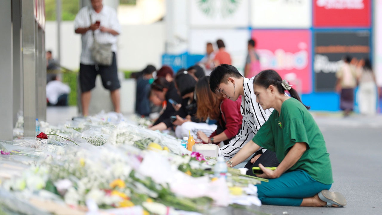 บทบรรณาธิการ : บทเรียนแห่งความคลั่ง