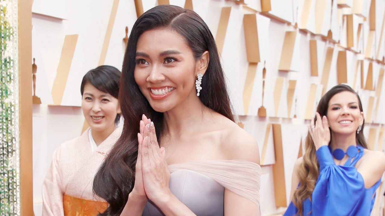 โดนซะแล้ว ชาวเน็ตถาม แก้ม วิชญาณี ทำไมไม่ใส่ชุดไทยเดินพรมแดงออสการ์