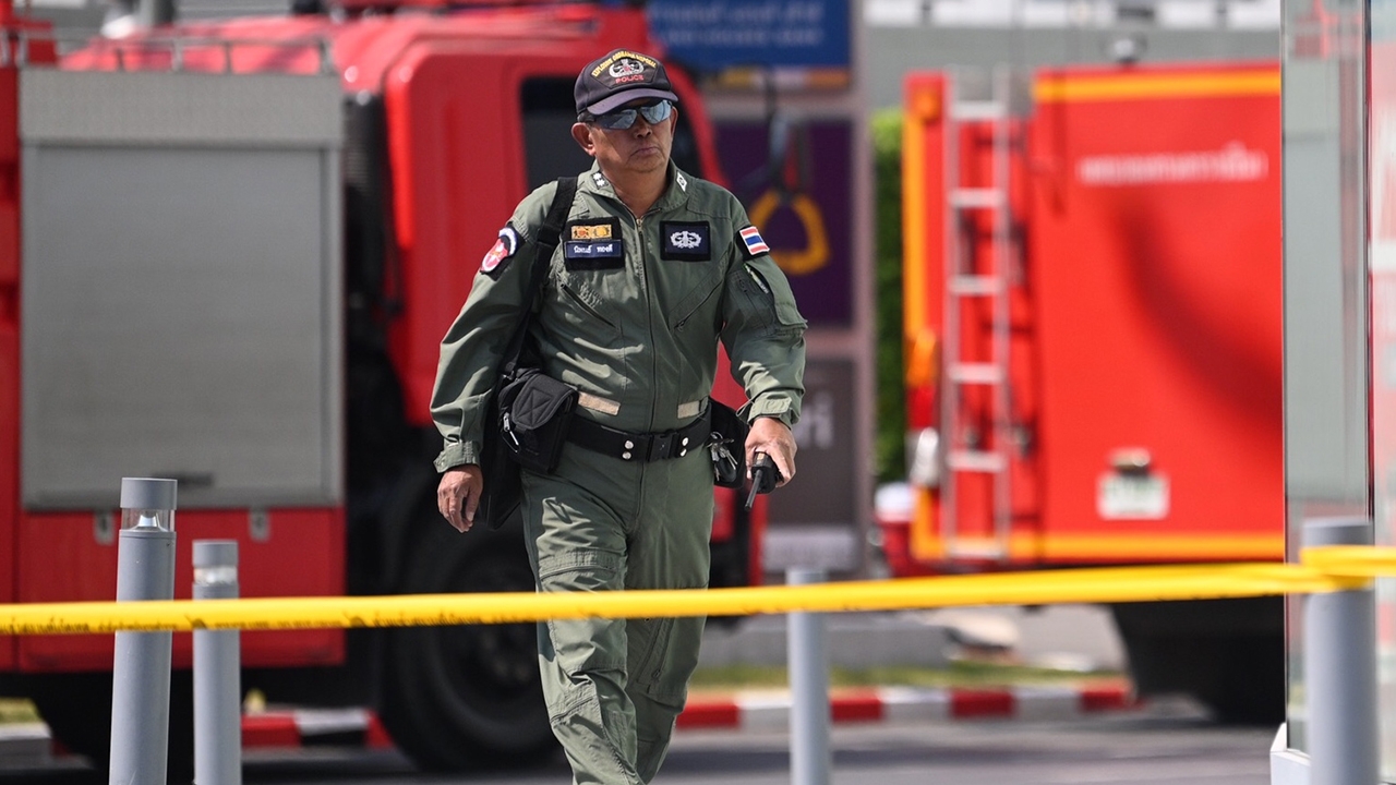 EOD เก็บกู้ระเบิด M79 ที่ห้องเย็น ชนิดเดียวกับที่เจอในศพคนร้ายกราดยิง