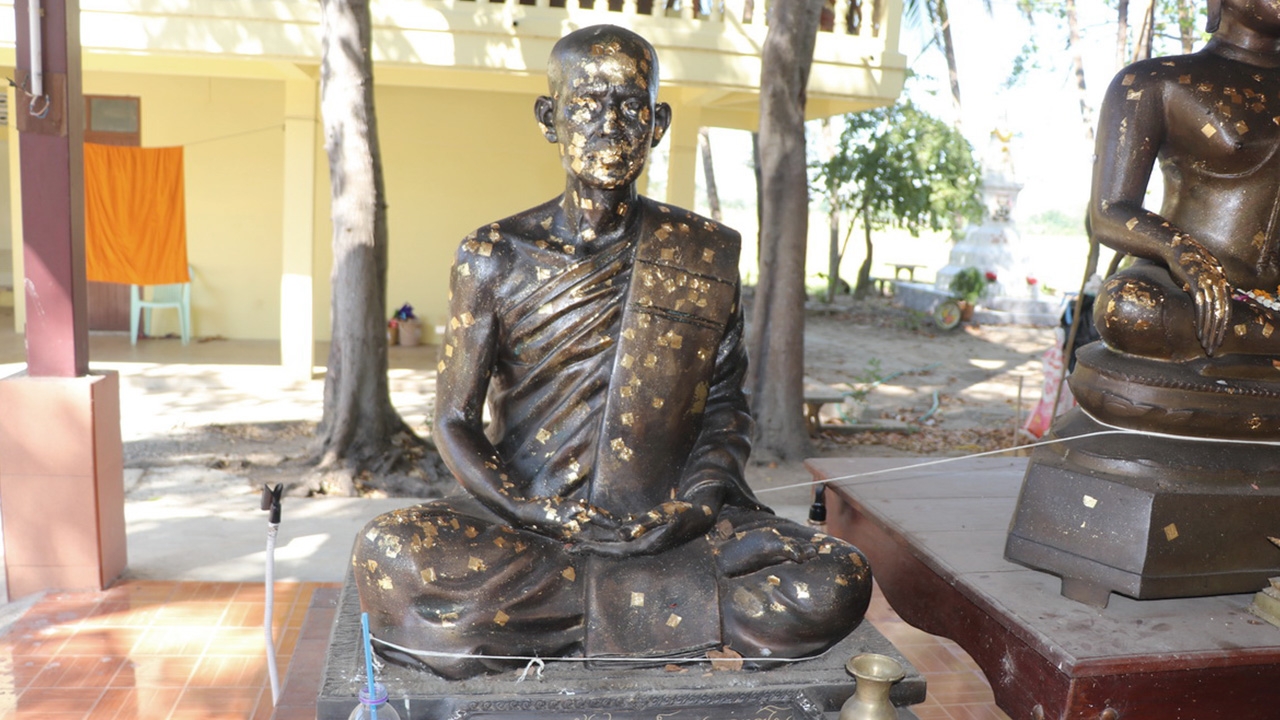 ชาวบ้านถูกหลายงวด แห่ขอ "เลขเด็ด" หลวงพ่อบาง อดีตเจ้าอาวาสวัดเขาแก้ว