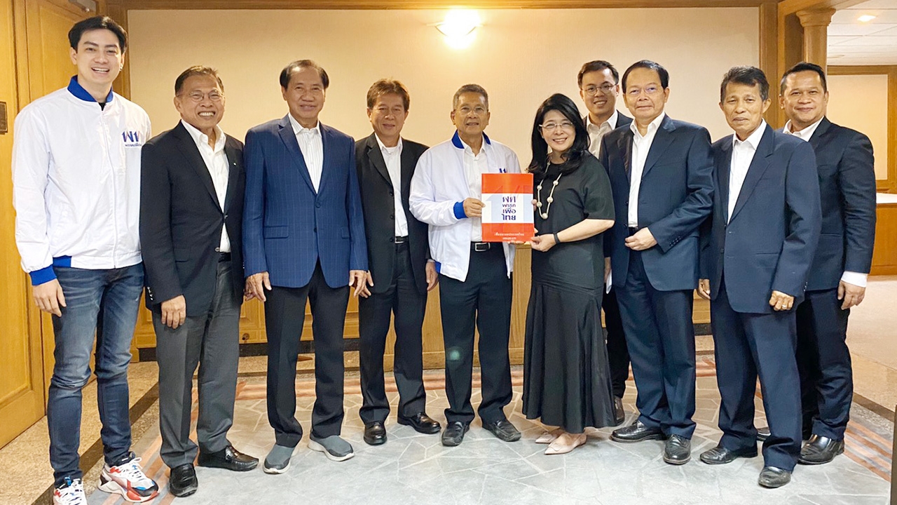 เลือดไหลต่อ ทีมส.ก.-ส.ข. เขตบางกะปิ ปชป. ลาออกยกทีม เข้าเพื่อไทย 