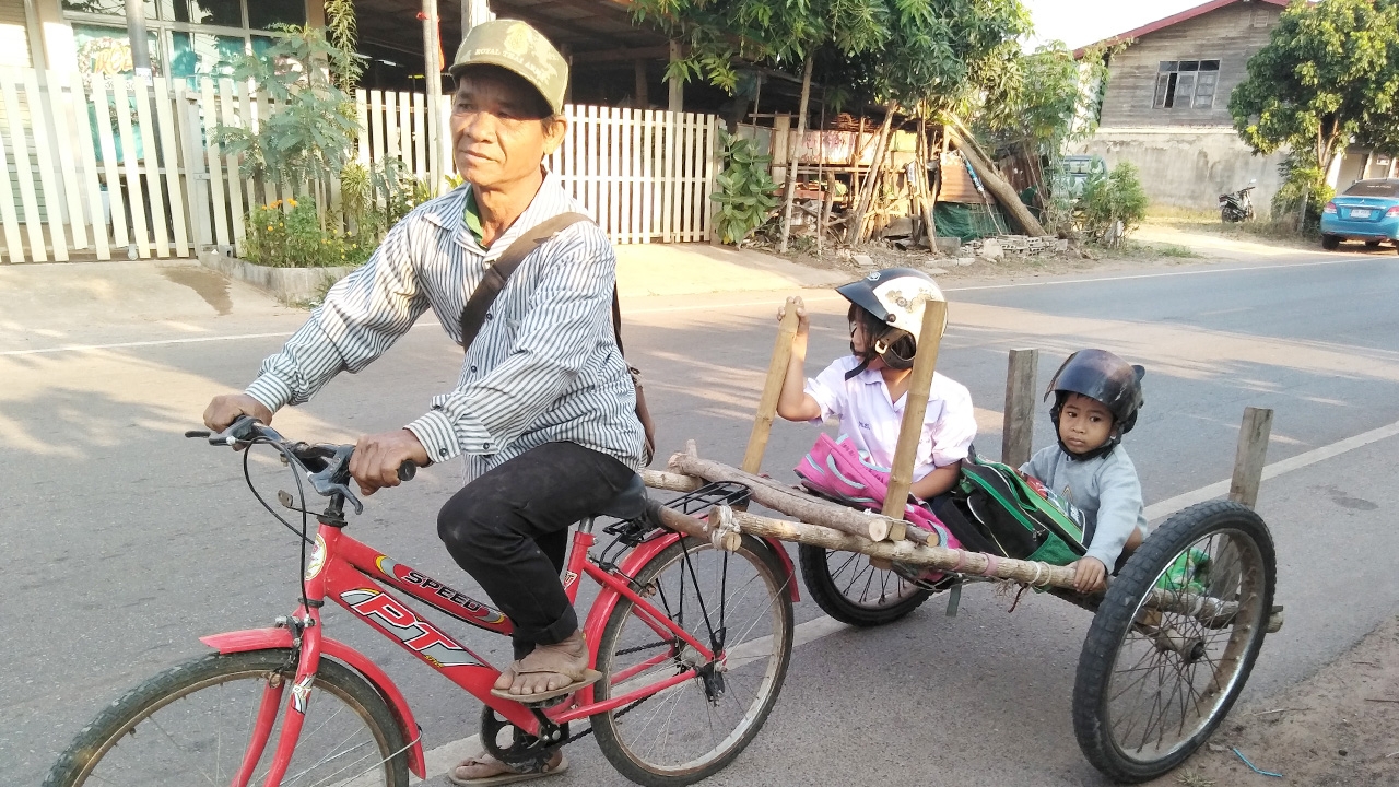เผยตาปั่นจักรยานพ่วง ส่งหลานไป ร.ร.ยากจนมาก วอนผู้ใจบุญช่วยหลานเรียนสูงๆ