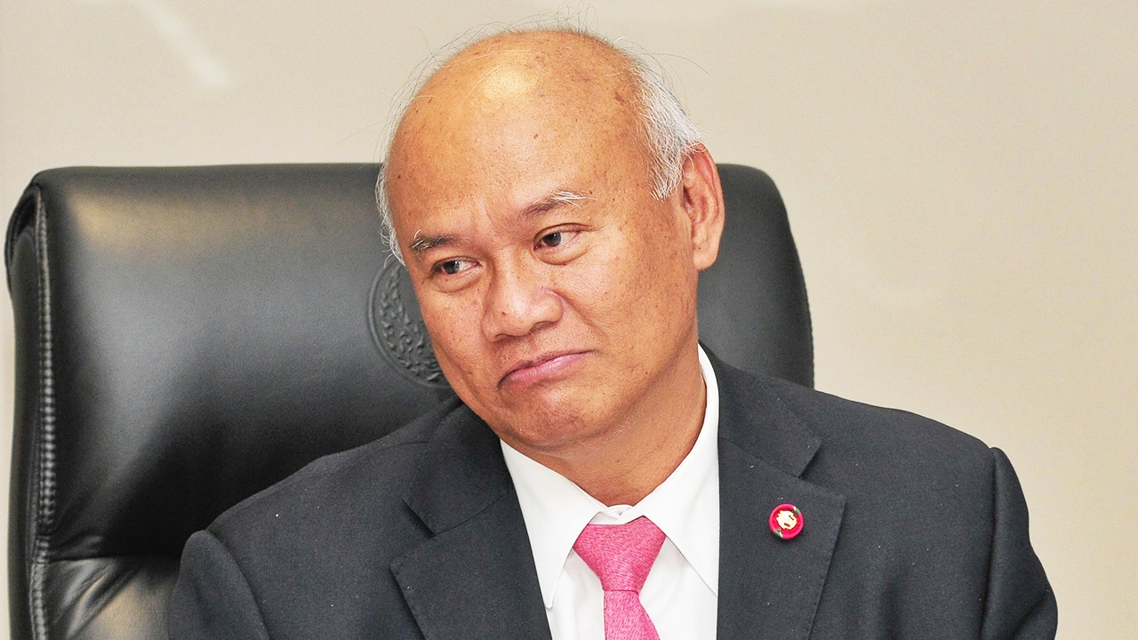 ปูมหลัง “พล.ท.พงศกร” นายทหารแตกแถว นั่งตบยุง ซี้ปึ้กธนาธร สู่ขุนพลอนาคตใหม่