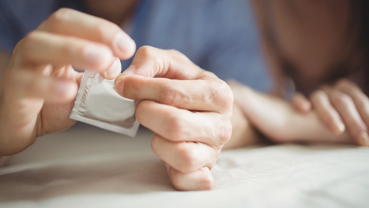 แนะ 10 ขั้นตอน ใช้ถุงยางอนามัยปลอดภัย ในช่วง "วันวาเลนไทน์"