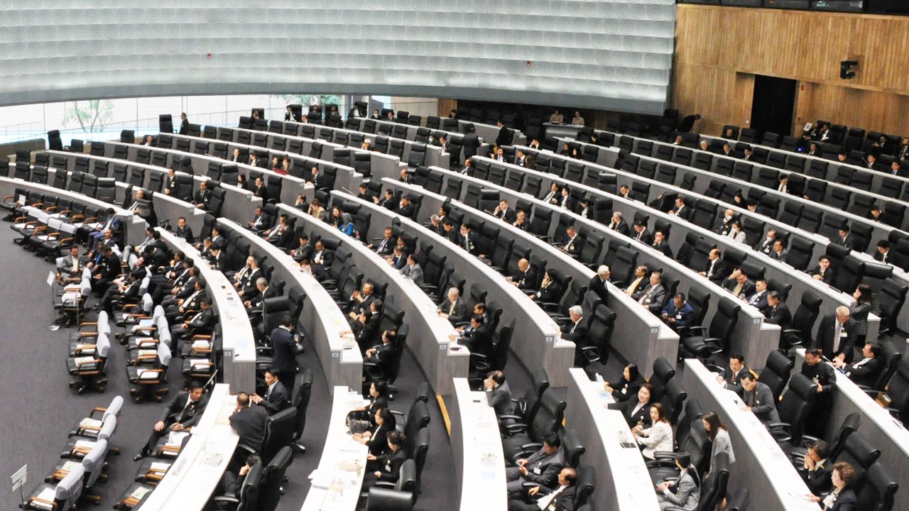 ที่ประชุมสภาฯ ท้วงวุ่น มาตรา 6 เกิดปัญหา สุดท้ายเริ่มพิจารณาลงมติใหม่