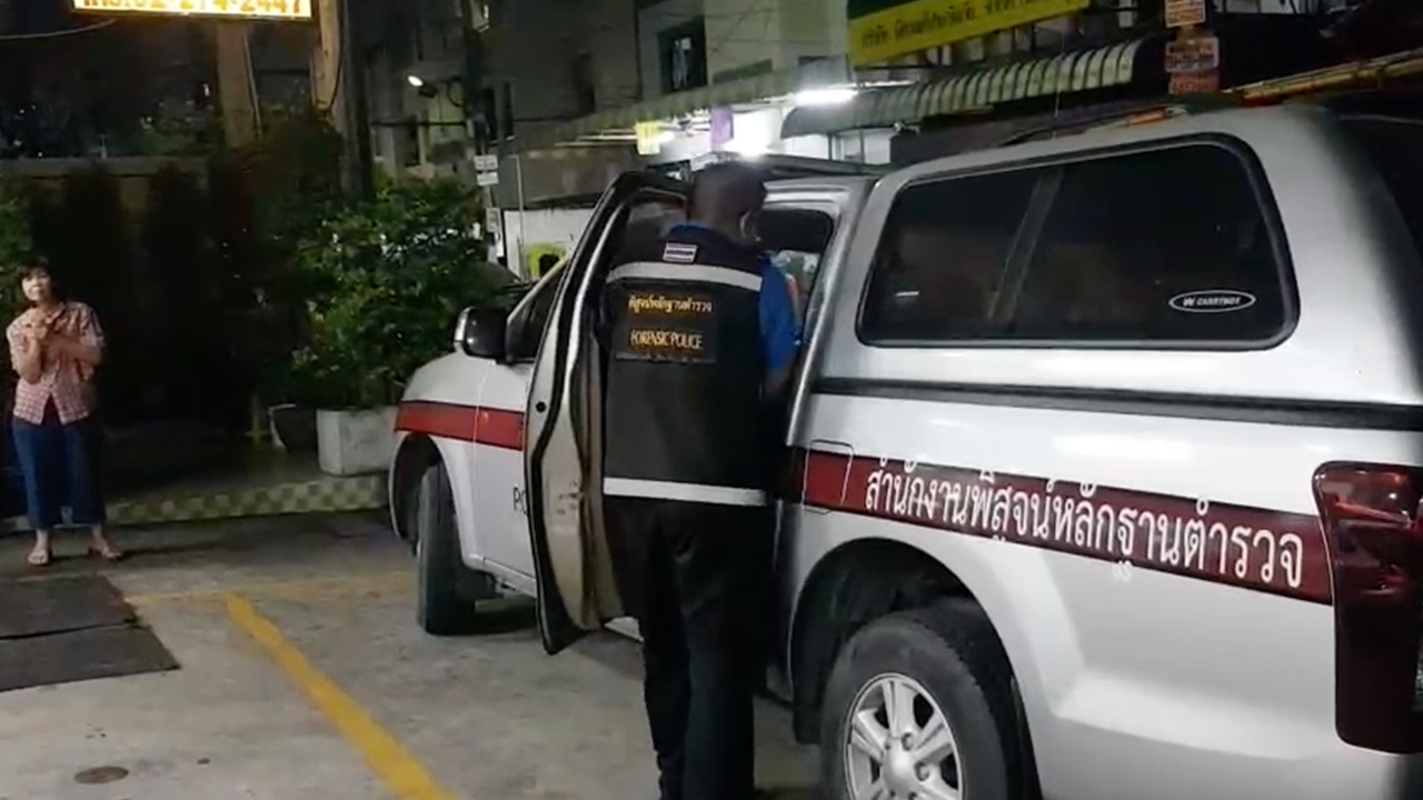 ไกด์หนุ่มจีนเครียดตกงาน มีดฟันแฟนสาวเจ็บ จุดไฟเผาห้องโดนคลอกตายคาที่