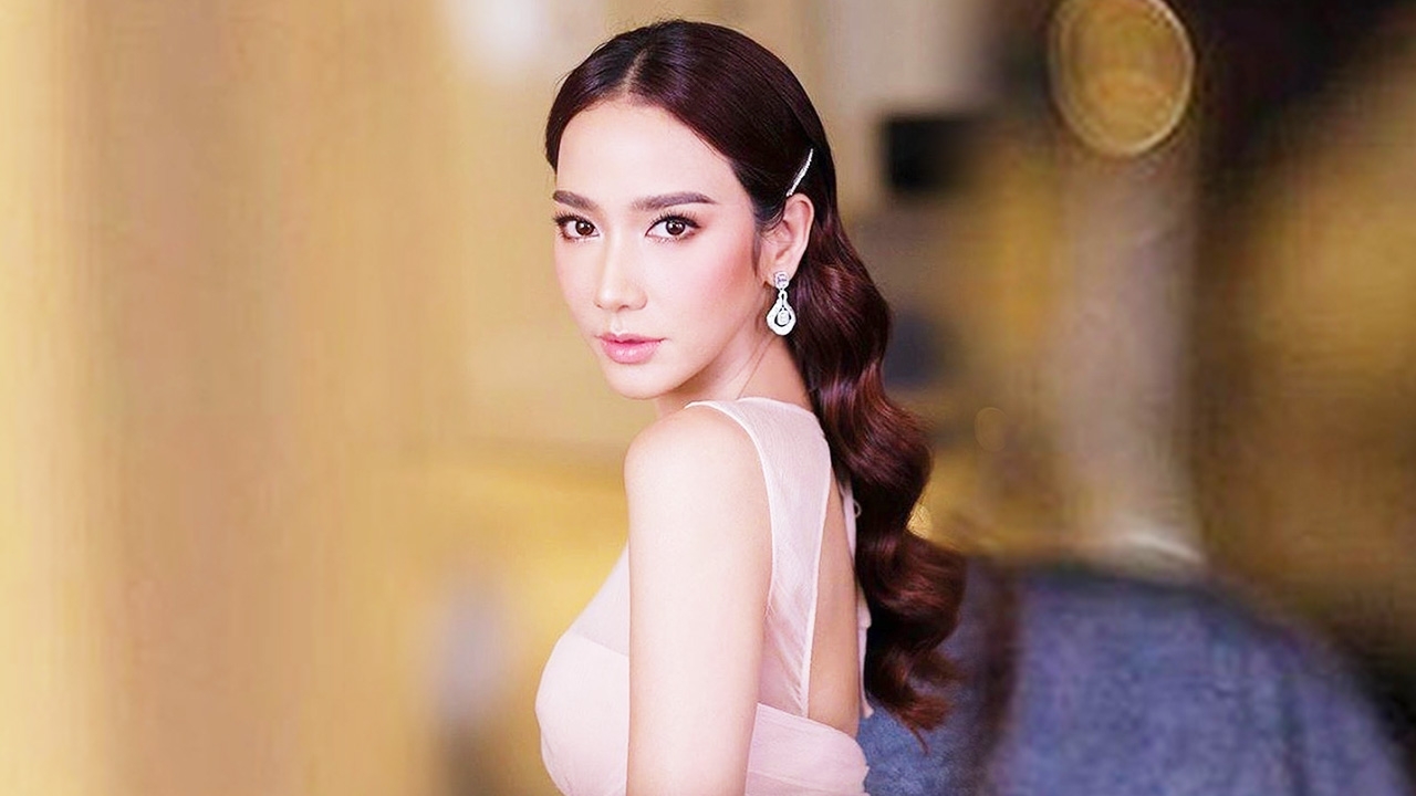 อั้ม พัชราภา น่ารักสุดๆ นำทีมเป็นเพื่อนเจ้าสาวงานแต่ง เก๋ ชลลดา