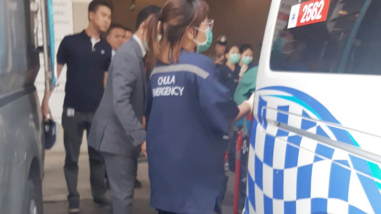 ชายพลัดตกห้าง เป็นเด็กอายุ 12 ปี เผยอาการล่าสุด นำส่ง รพ.