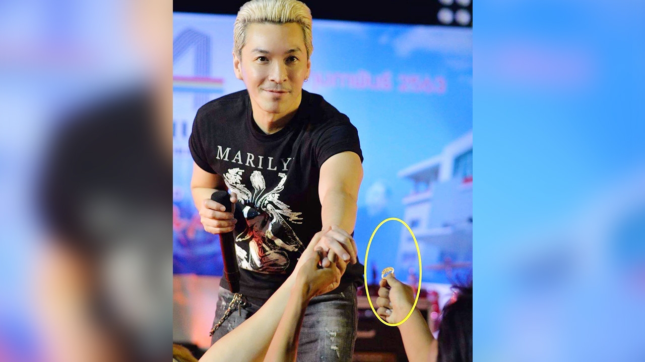 ฮากระจาย ปู แบล็กเฮด เจอแฟนเพลงยื่นแหวนทองให้ โดนแซวหน้านิ่งแต่นิ้วไปแล้ว